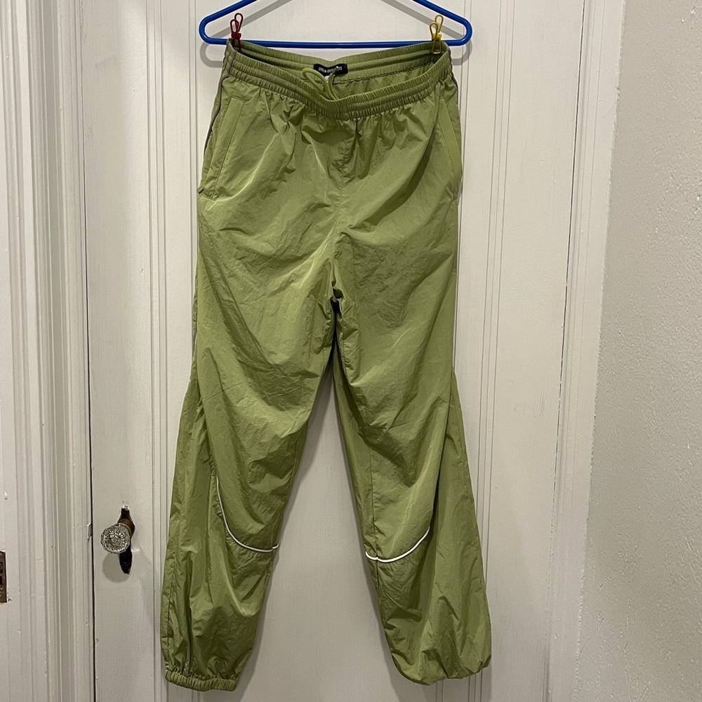 Urban Outfitters Nylon Parachute Joggers
Pistachio Green Size L Men or Unisex
